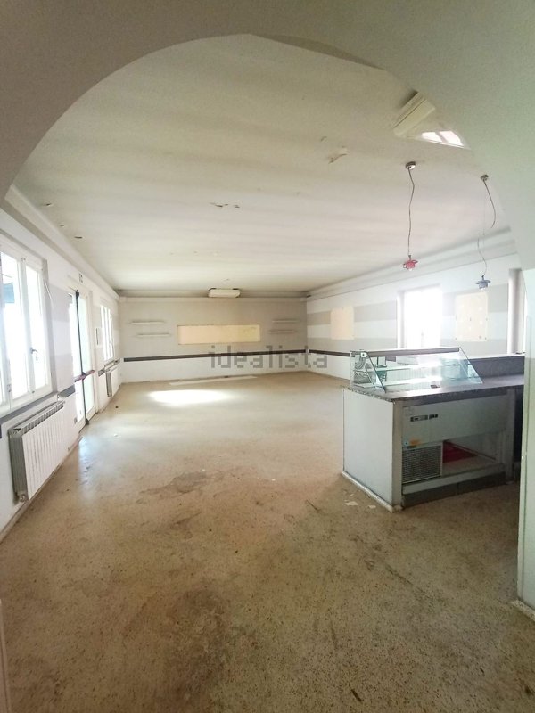 negozio in vendita a Lerici in zona Muggiano