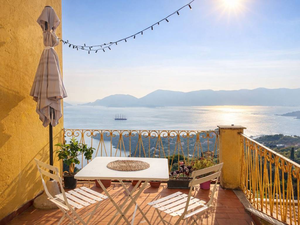 appartamento in vendita a Lerici in zona La Serra