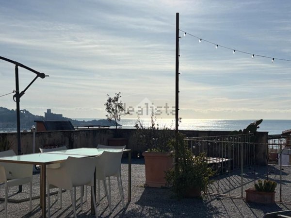 appartamento in vendita a Lerici in zona San Terenzo