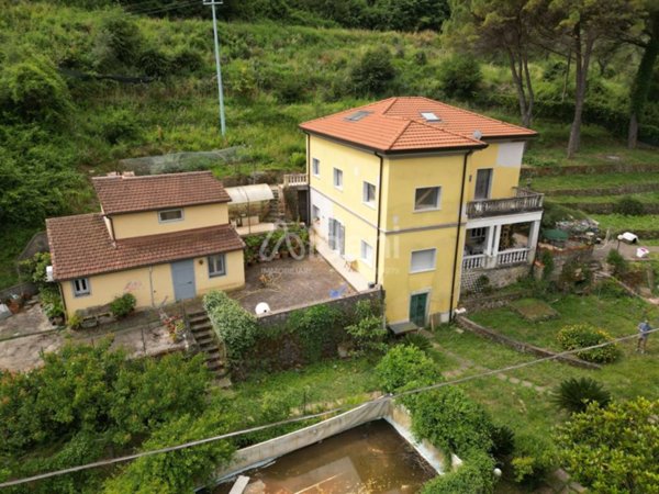 casa indipendente in vendita a Lerici in zona Pugliola