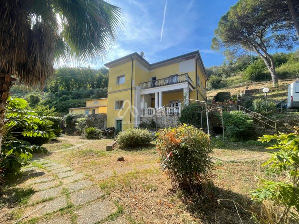 casa indipendente in vendita a Lerici in zona Pugliola