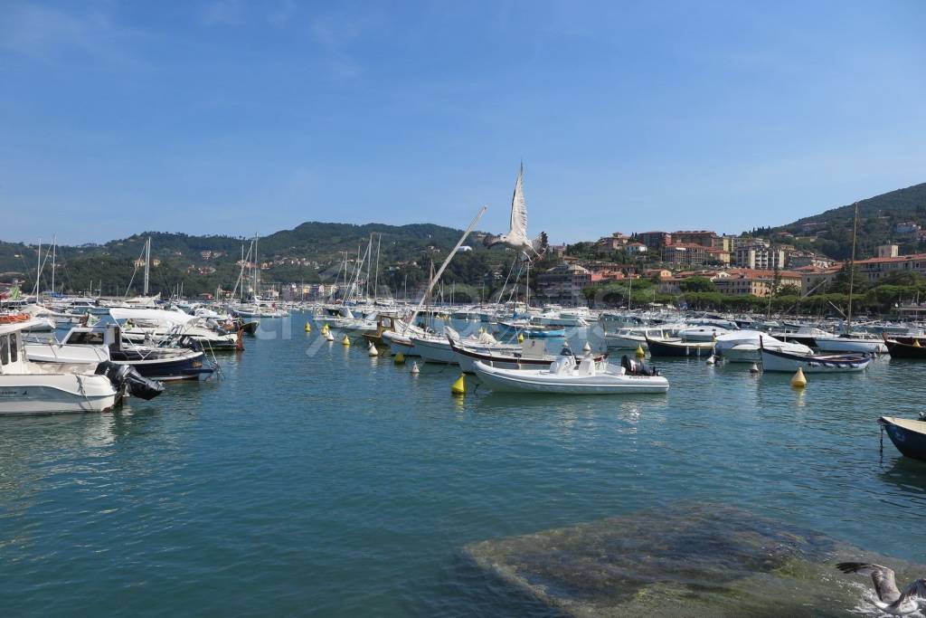 casa indipendente in vendita a Lerici
