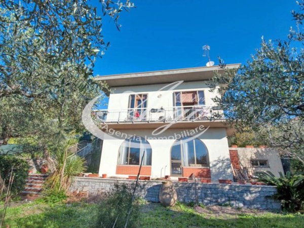 casa indipendente in vendita a Lerici
