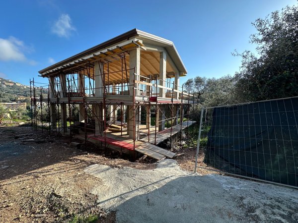 casa indipendente in vendita a Lerici