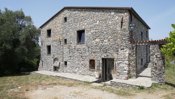 casa indipendente in vendita a Lerici