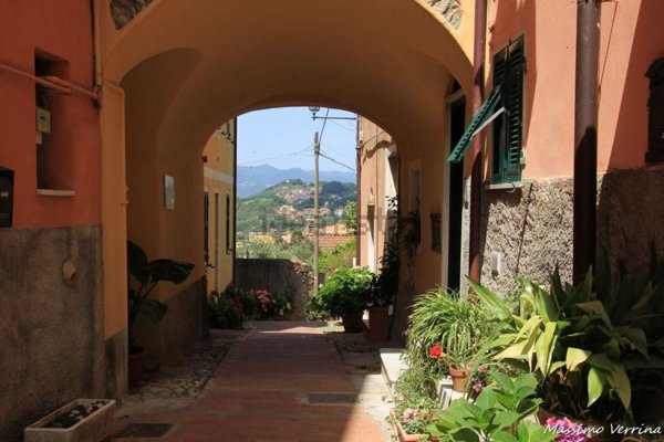 casa indipendente in vendita a Lerici in zona Pugliola