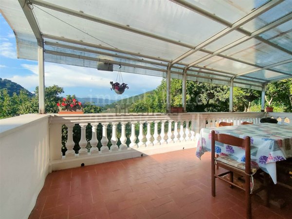 casa indipendente in vendita a Lerici in zona Pugliola