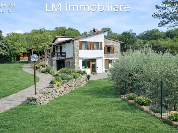 casa indipendente in vendita a Lerici in zona Pugliola