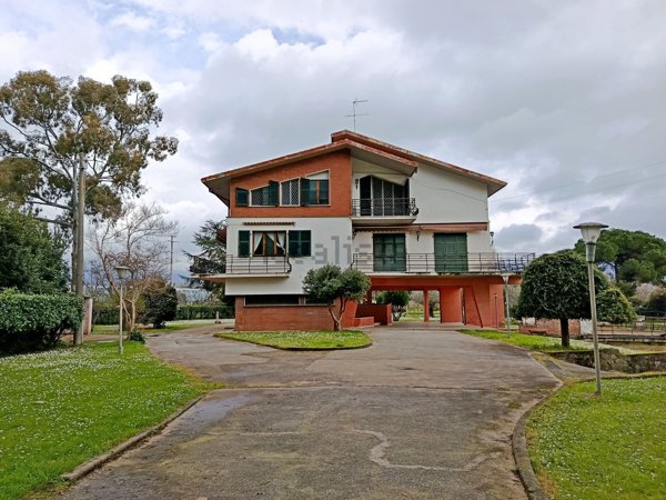 casa indipendente in vendita a Lerici