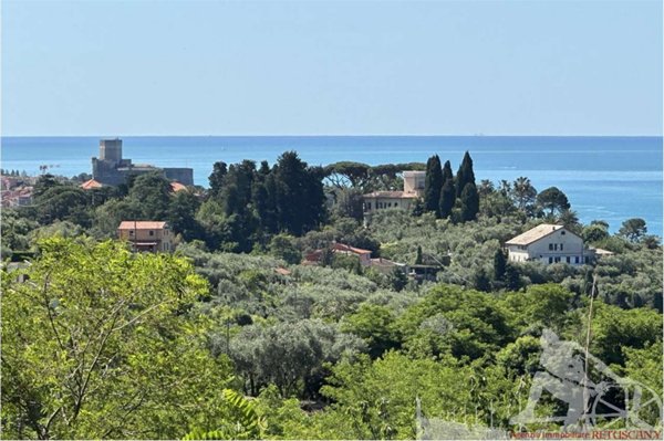 casa indipendente in vendita a Lerici in zona Pugliola