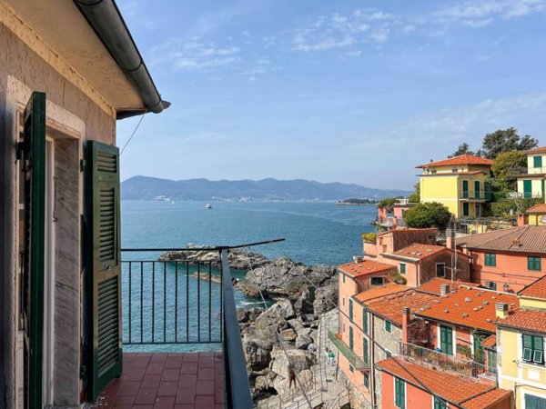casa indipendente in vendita a Lerici in zona Tellaro
