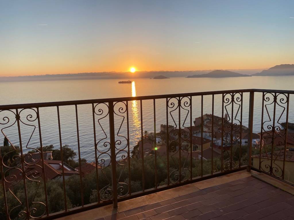 appartamento in vendita a Lerici in zona Tellaro