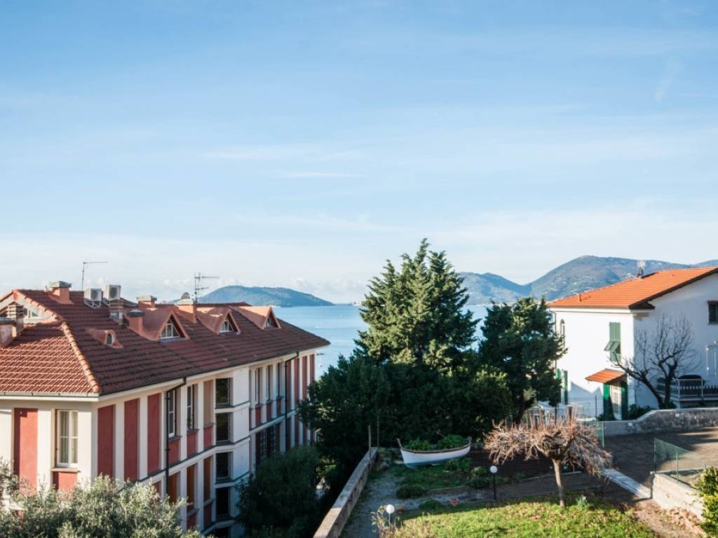 casa indipendente in vendita a Lerici