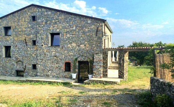 casa indipendente in vendita a Lerici