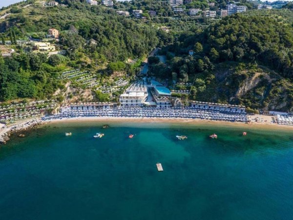 casa indipendente in vendita a Lerici