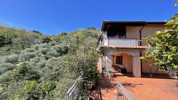 casa indipendente in vendita a Lerici in zona San Terenzo