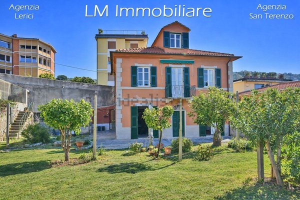 casa indipendente in vendita a Lerici