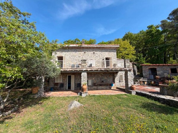 casa indipendente in vendita a Lerici in zona Tellaro