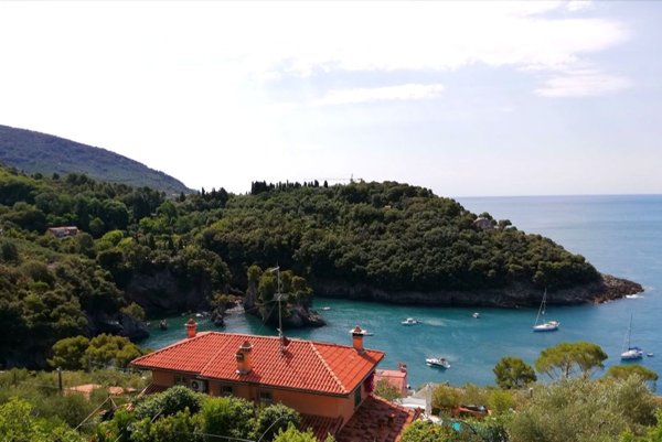 casa indipendente in vendita a Lerici