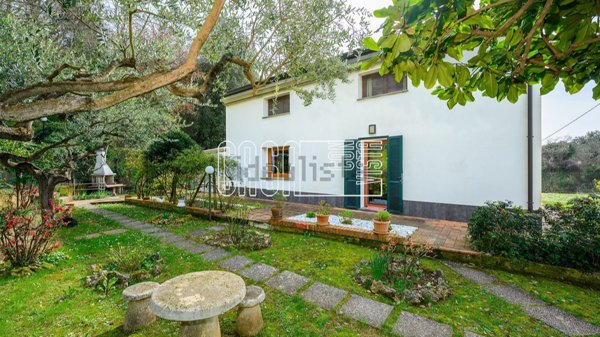casa indipendente in vendita a Lerici