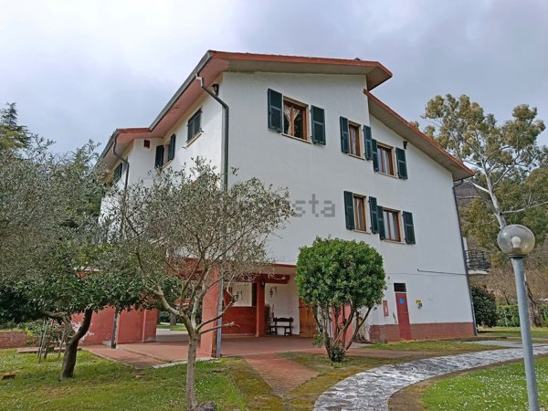 casa indipendente in vendita a Lerici