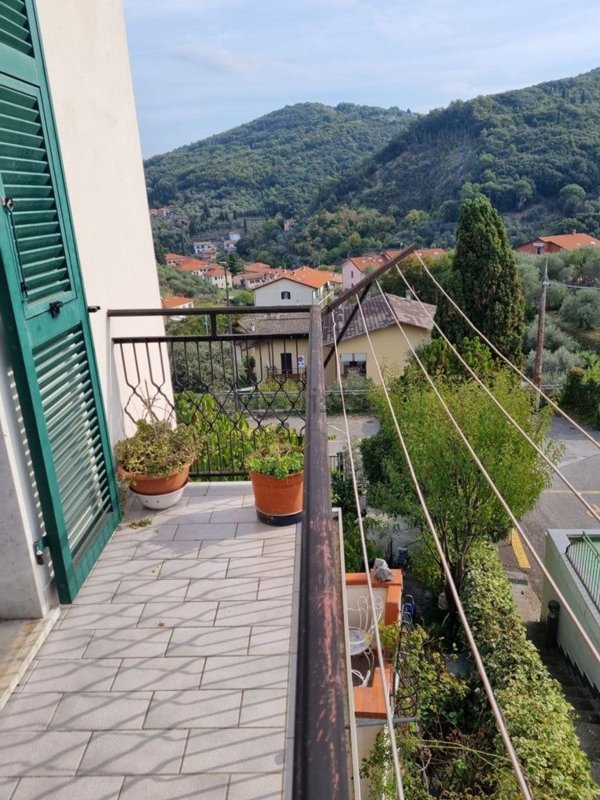 appartamento in vendita a Lerici in zona Pugliola