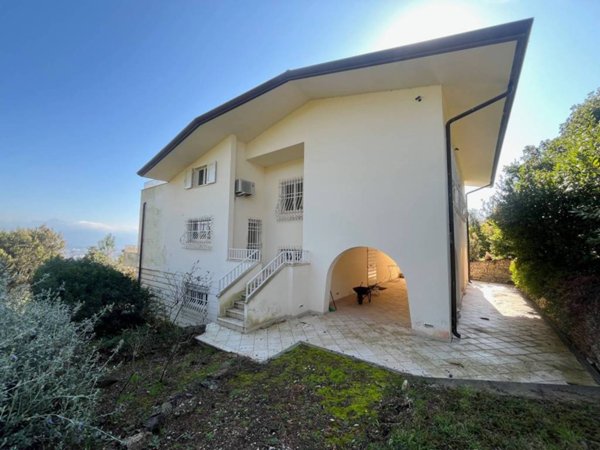 casa indipendente in vendita a Lerici in zona Tellaro
