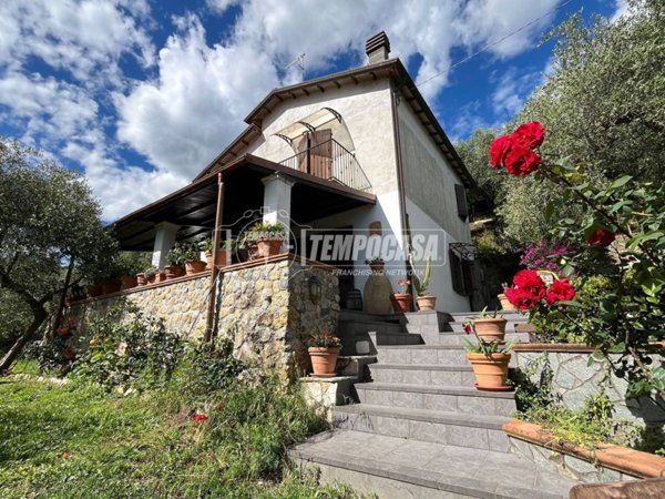 casa indipendente in vendita a Lerici