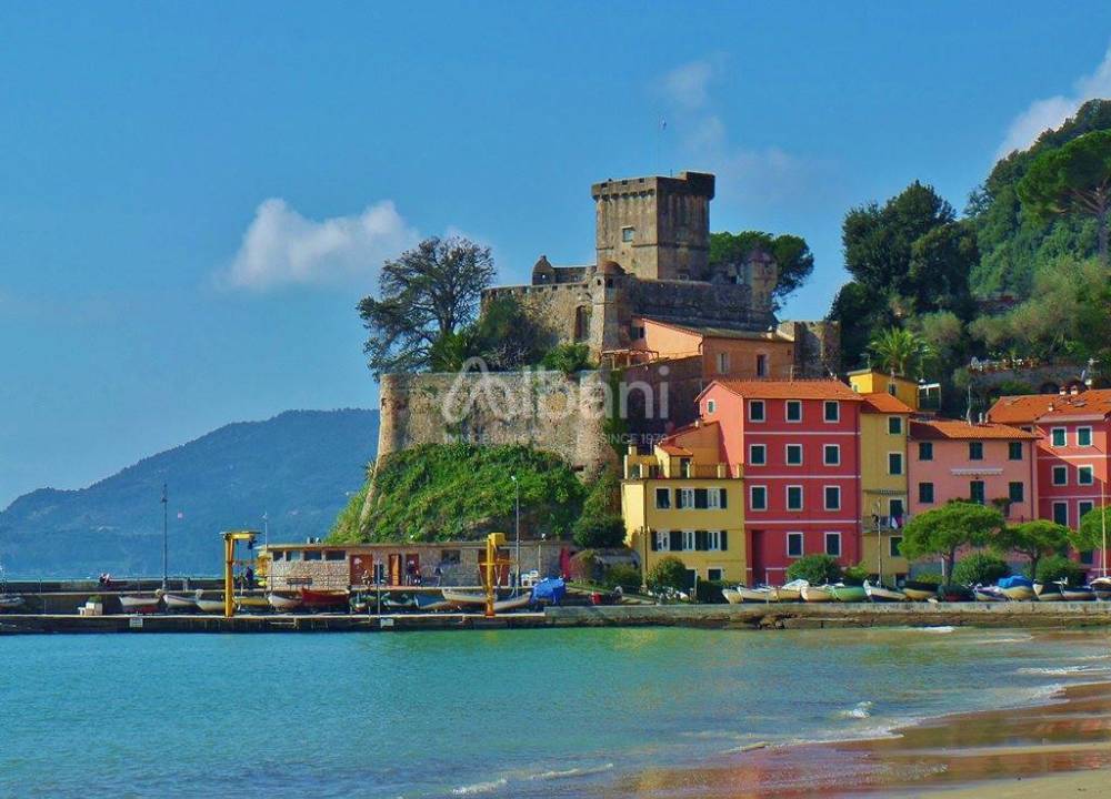 locale di sgombero in vendita a Lerici in zona San Terenzo