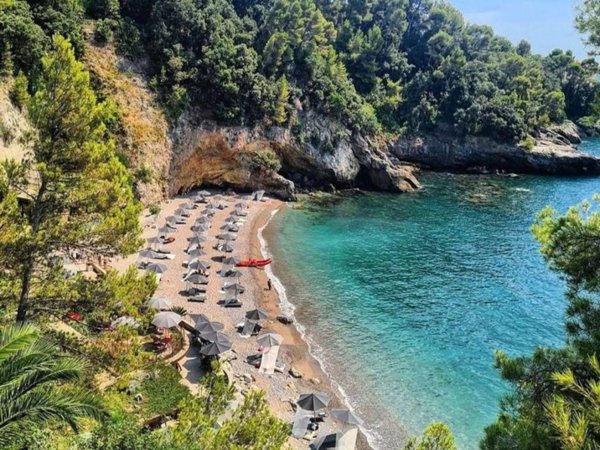 casa indipendente in vendita a Lerici in zona Pugliola