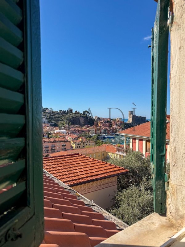 casa indipendente in vendita a Lerici