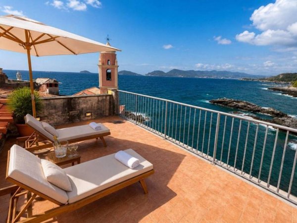 casa indipendente in vendita a Lerici in zona Tellaro