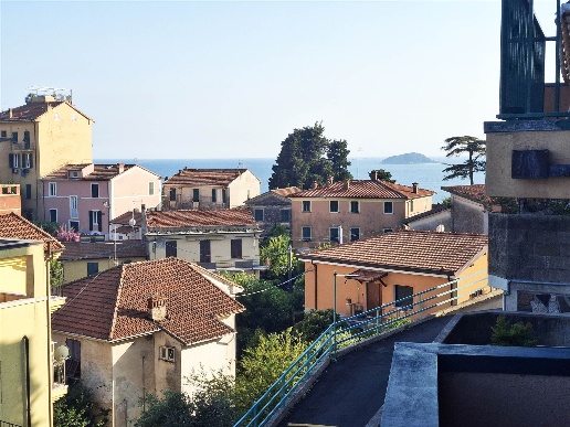 appartamento in vendita a Lerici in zona Pugliola