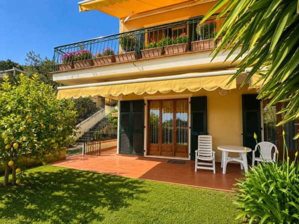 appartamento in vendita a Lerici in zona Pugliola