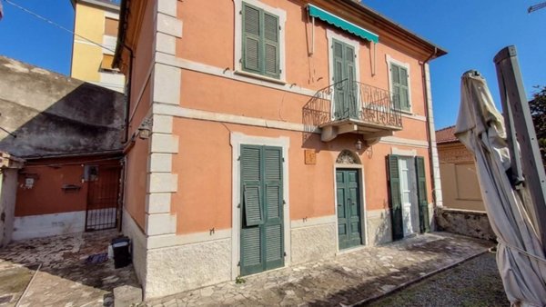 casa indipendente in vendita a Lerici in zona Muggiano