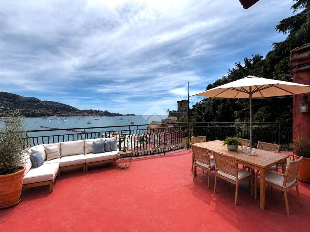 appartamento in vendita a Lerici in zona San Terenzo
