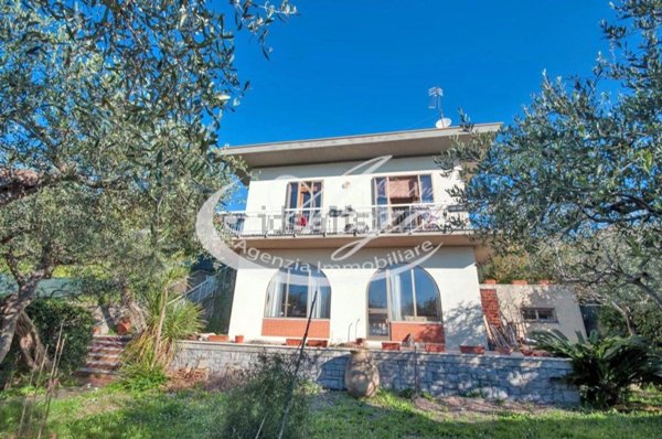 casa indipendente in vendita a Lerici in zona Muggiano