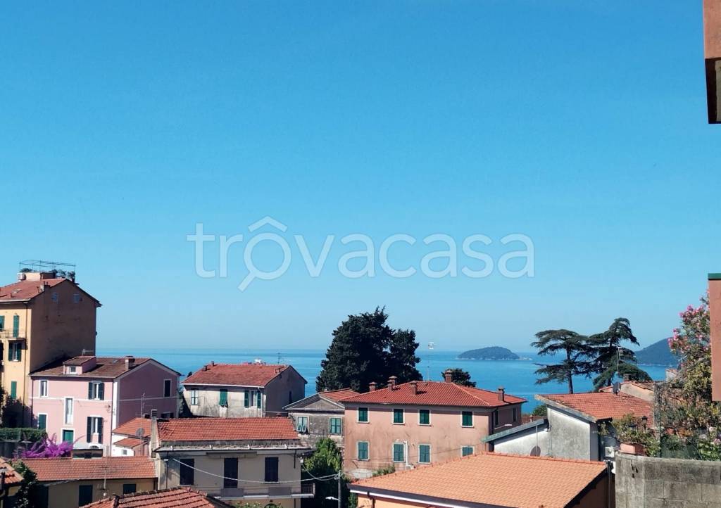 appartamento in vendita a Lerici in zona Pugliola