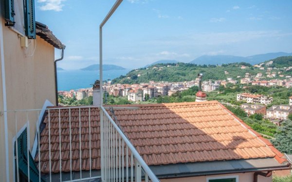 appartamento in vendita a Lerici in zona San Terenzo