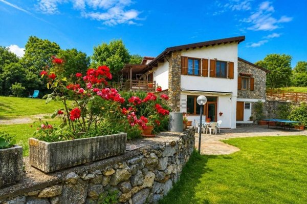 casa indipendente in vendita a Lerici