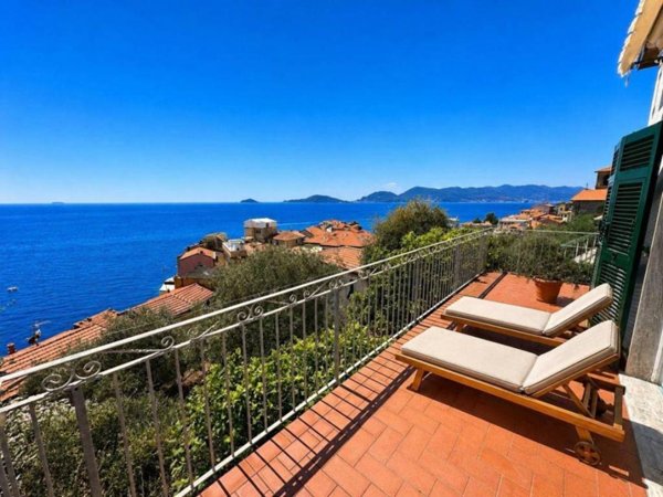 casa indipendente in vendita a Lerici