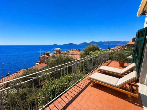 casa indipendente in vendita a Lerici