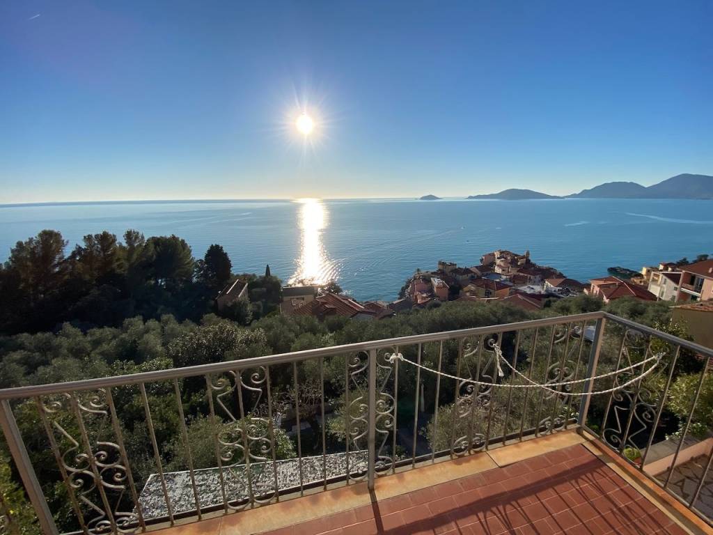 appartamento in vendita a Lerici in zona La Serra