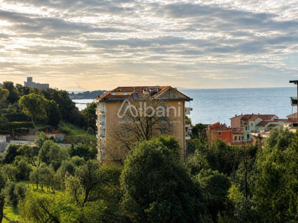 appartamento in vendita a Lerici in zona San Terenzo