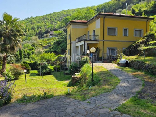 casa indipendente in vendita a Lerici in zona Pugliola
