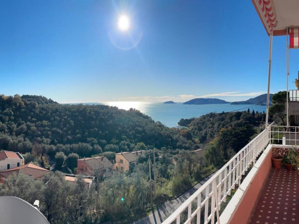 appartamento in vendita a Lerici in zona San Terenzo
