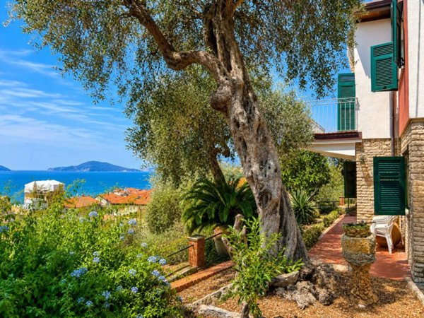 casa indipendente in vendita a Lerici in zona La Serra