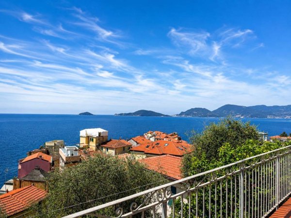 casa indipendente in vendita a Lerici in zona La Serra