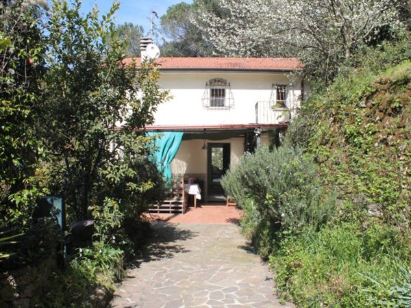 casa indipendente in vendita a Lerici in zona San Terenzo