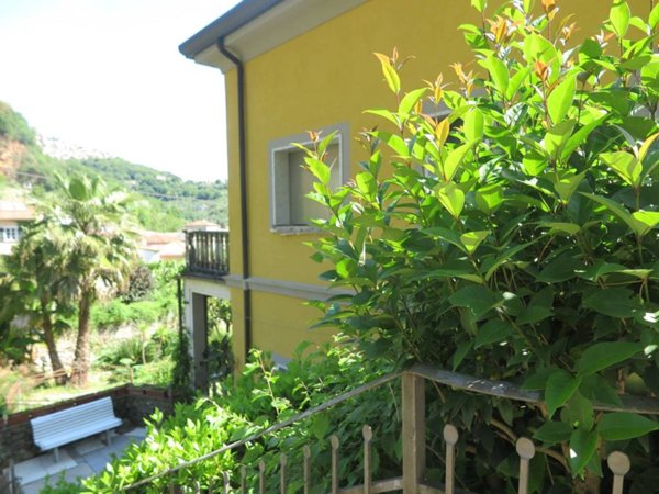 casa indipendente in vendita a Lerici in zona Pugliola